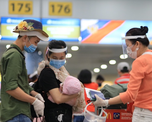chuyến bay đặc biệt thứ hai mang số hiệu VN5062 của Hãng hàng không Việt Nam (VNA) đưa hơn 280 công dân Việt Nam trong đó có 17 trẻ em đã cất cánh rời sân bay Sherementyevo ở thủ đô Moskva, LB Nga trở về nước