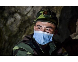 Bộ đội biên phòng dựng lán trắng đêm canh giữ biên giới Việt Trung phòng dịch corona